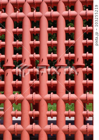 信州 小谷村の砂防施設 ガン沢砂防堰堤 朱色の大規模鋼製スリットが特徴的 信州 小谷村の砂防施設 ガン沢砂防堰堤 朱色の大規模鋼製スリットが特徴的 103255219