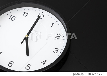 掛け時計　黒バック 103255776