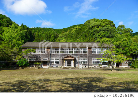 芦北町立女島小学校（廃校） 103256196