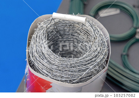 Galvanized Barbed Wire 103257082