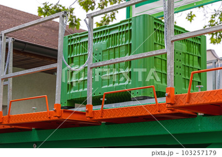 Fruit Picking Crate Platform 103257179