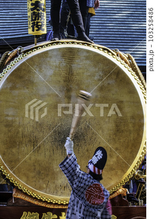 東京都　府中市　大國魂神社　くらやみ祭　御先払大太鼓送り込み 103258486