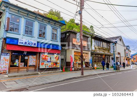 北海道　小樽市　小樽堺町通り商店街 103260443