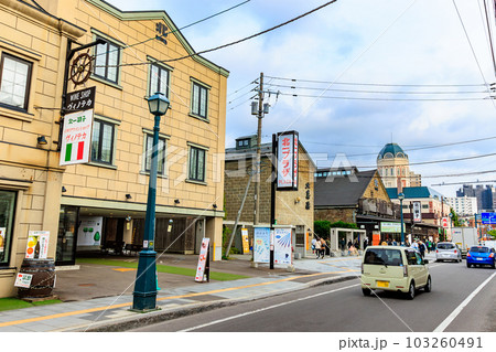 北海道　小樽市　小樽堺町通り商店街 103260491