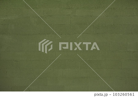 茶緑色の塗り壁テクスチャ_櫛引模様の背景 茶緑色の塗り壁テクスチャ_櫛引模様の背景 103260561