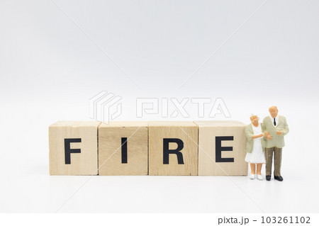 FIRE 早期リタイヤする高齢者 103261102