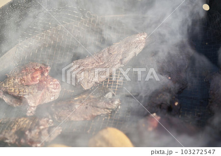 鹿肉の燻製 鹿肉の燻製 103272547