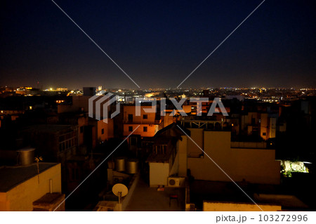 マルタ島　スリーマの夜景 103272996