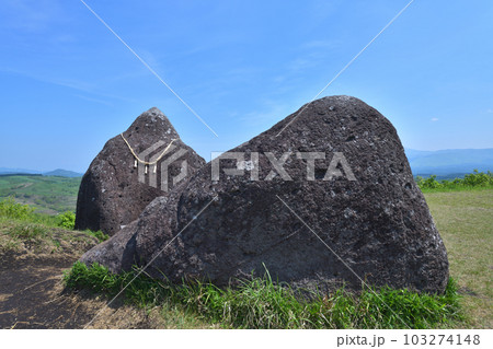 押戸石の丘　熊本県南小国町　初夏のパワースポット 103274148