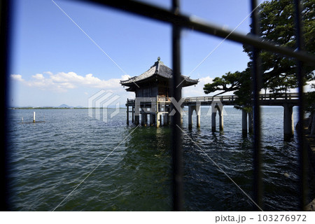 海門山満月寺　浮御堂 103276972
