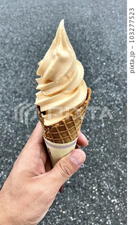 ソフトクリームのアップ写真 ソフトクリームのアップ写真 103277523