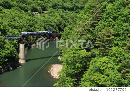 会津鉄道・お座トロ展望列車　新緑の季節　 103277792