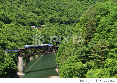 会津鉄道・お座トロ展望列車 新緑の季節 会津鉄道・お座トロ展望列車 新緑の季節 103277793