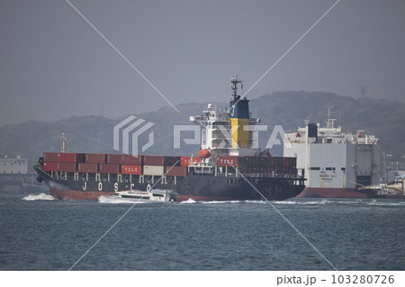 ノーフォーク広場から見る関門海峡 103280726