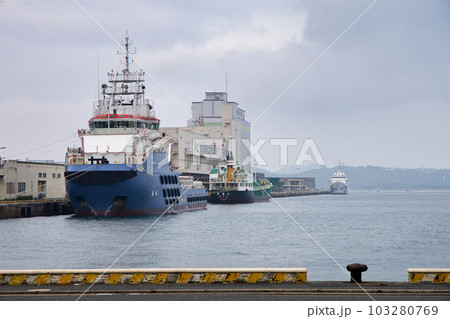 門司港周辺早朝の風景 103280769