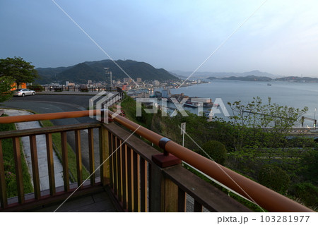 夕暮れ時の和布刈公園第2展望台 夕暮れ時の和布刈公園第2展望台 103281977