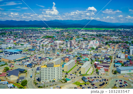セリオン（秋田市ポートタワー）からの秋田市の風景 103283547