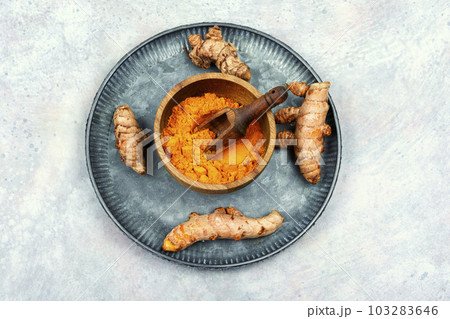 Turmeric root and turmeric powder, medicine herb. 103283646