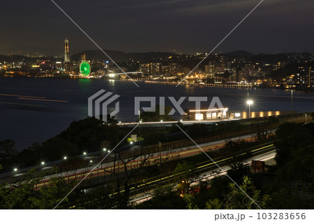 和布刈公園第2展望台から見る関門海峡の夜景 103283656
