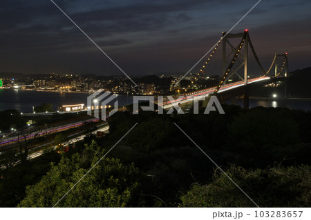 和布刈公園第2展望台から見る関門海峡の夜景 和布刈公園第2展望台から見る関門海峡の夜景 103283657