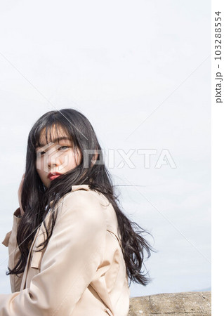 海辺の女性 海辺の女性 103288554