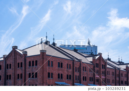 横浜赤レンガ倉庫とみなとみらいの風景 神奈川県の観光名所 横浜赤レンガ倉庫とみなとみらいの風景 神奈川県の観光名所 103289231