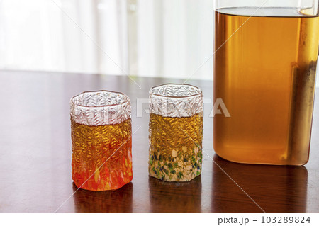 冷たい麦茶 103289824