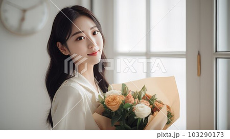 素敵な花束女性 103290173