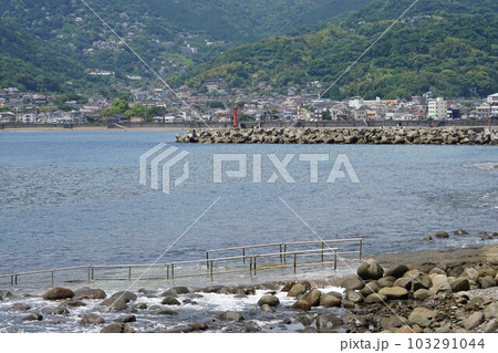静岡県伊東市の宇佐美港周辺の風景 静岡県伊東市の宇佐美港周辺の風景 103291044