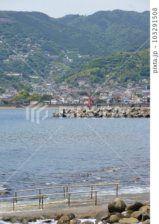 静岡県伊東市の宇佐美港周辺の風景 103291508