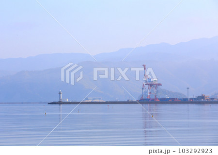 気比の松原　敦賀湾　松林　松原海水浴場　福井県　敦賀市　敦賀湾　気比の松原海水浴場　海水浴場　釣場 103292923