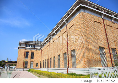 京都市京セラ美術館　京都市美術館　美術館　京都市　観光地 103293152