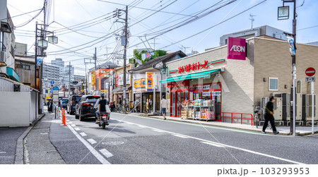 神奈川県川崎市の都市風景　平間駅 103293953