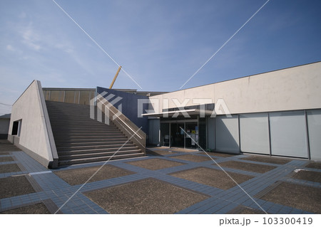 中津市 中津市小幡記念図書館 中津市 中津市小幡記念図書館 103300419