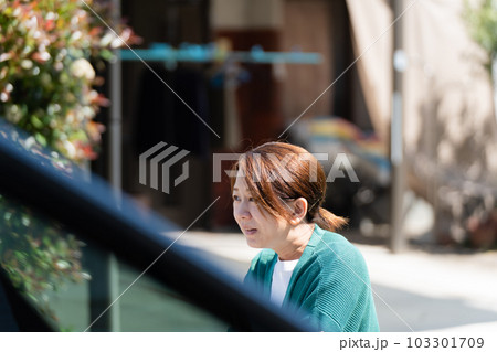近所の主婦 