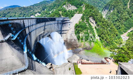 初夏の黒部ダム 103302023