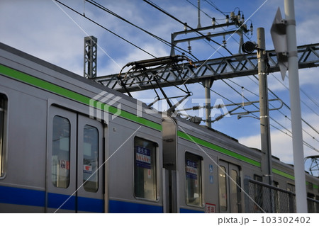 電車と架線 103302402