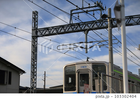 電車と架線 103302404