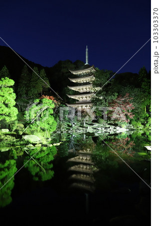 瑠璃光寺 五重塔 103303370