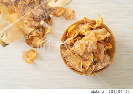 Crispy Sweet Taro Chips - snack 103304413