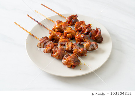 grilled chicken gizzard skewer yakitori serve in izakaya style grilled chicken gizzard skewer yakitori serve in izakaya style 103304813