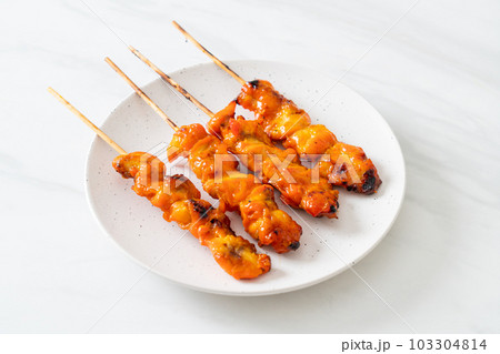 grilled chicken skewer yakitori serve in izakaya style grilled chicken skewer yakitori serve in izakaya style 103304814