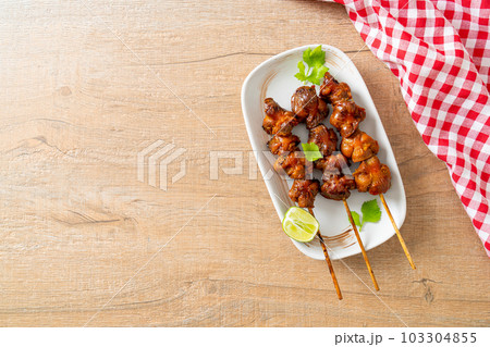 grilled chicken gizzard skewer with herbs and spices grilled chicken gizzard skewer with herbs and spices 103304855