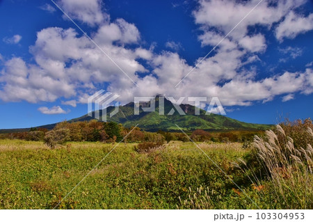 利尻島の夕暮れ 103304953