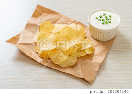 potato chips with sour cream 103305146