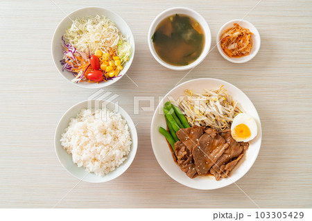 stir-fry Teriyaki Pork with sesame seeds ,mung bean sprouts, boiled egg and rice set 103305429
