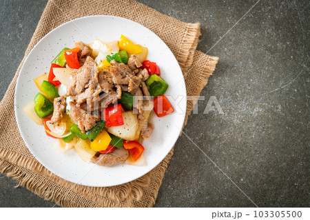 Stir Fried Pork with Black Pepper Stir Fried Pork with Black Pepper 103305500