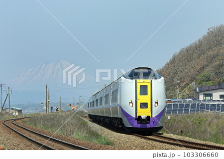 新緑の室蘭本線を駆ける特急北斗 北斗 キハ261系 キハ261 新緑の室蘭本線を駆ける特急北斗 北斗 キハ261系 キハ261 103306660