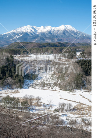 冬の御嶽山と開田高原 冬の御嶽山と開田高原 103309656