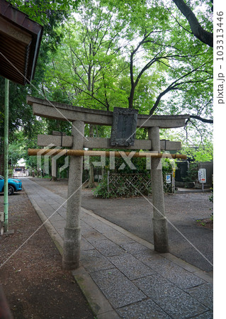 古い創建の伊豆美神社（東京都狛江市） 103313446